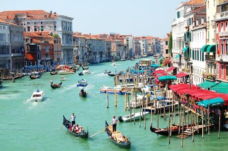 25-28 Nisan  Venedik ve Burano Adaları Turu  2026